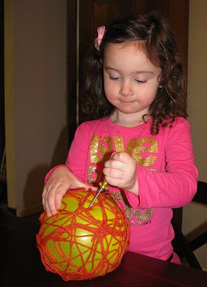 Yarn Pumpkin – Naturally Educational